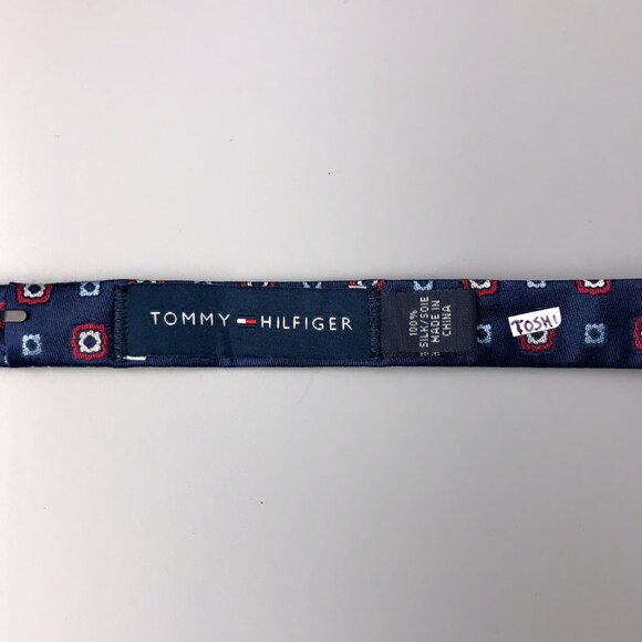 Tommy Hilfiger Classic Navy and Red 100% Silk Bow Tie (worn once) - Picture 3 of 4